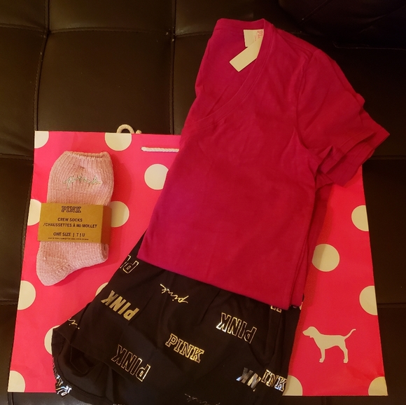 3 PC SET VS PINK SLEEP BOXY, SHIRT & SOCKS - Picture 3 of 11
